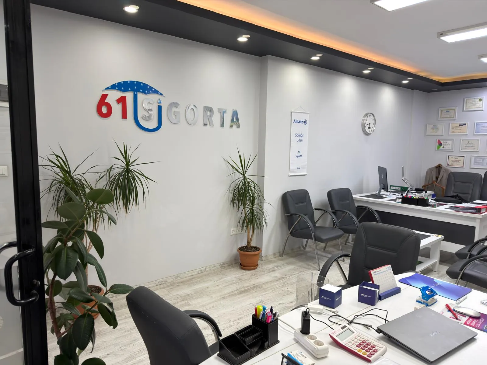 61 Sigorta ofis, karşılama alanı